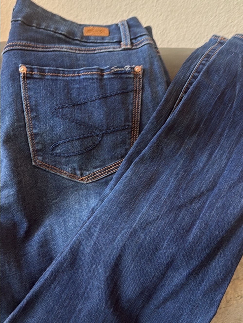 7 For All Mankind Women's Skinny Jeans in Dark Blue Wash